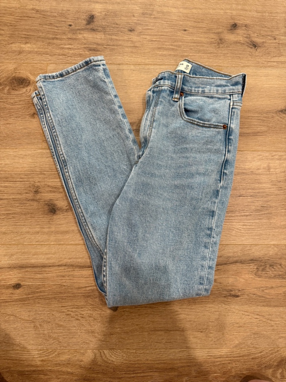 Abercrombie 90’s Slim Straight Ultra High Rise Jeans